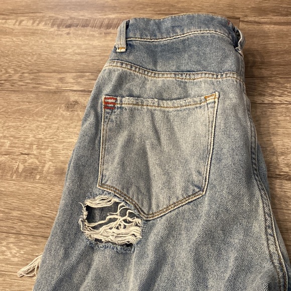 Used - Picture 3 of 3